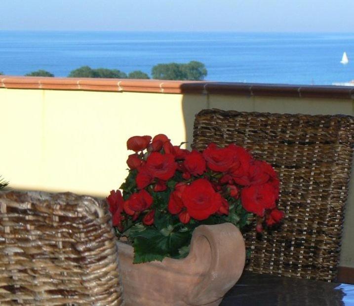 Antigua B&B Porto Potenza Picena Exterior photo